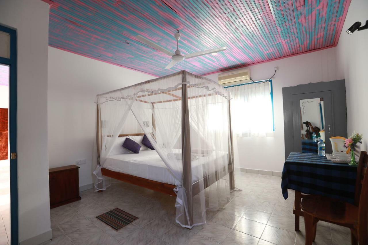 Dock Holiday Guest House Unawatuna Kültér fotó